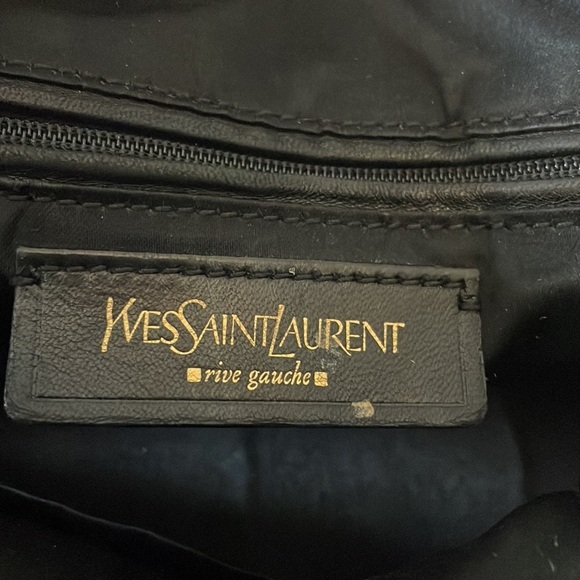 Vintage Authentic YSL, Pebbled leather Muse handbag with padlock key. - Picture 4 of 15